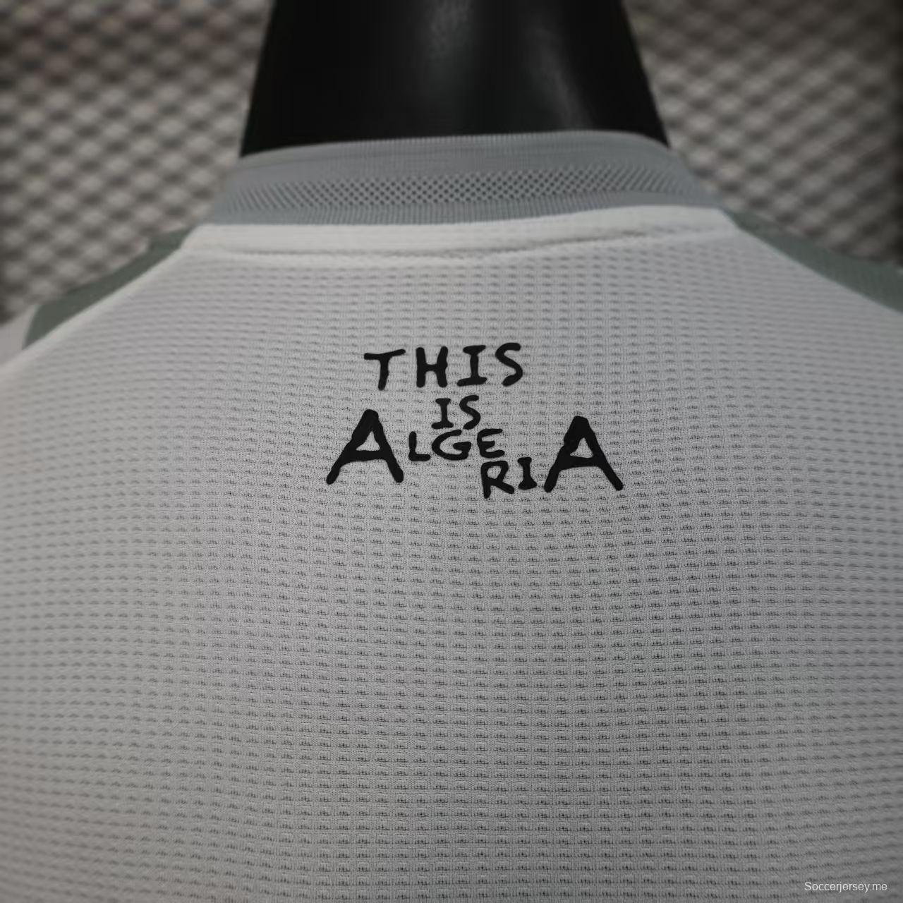 إصدار اللاعب 2025 الجزائر أبيض مع قميص أبيض بنقشة تقليدية