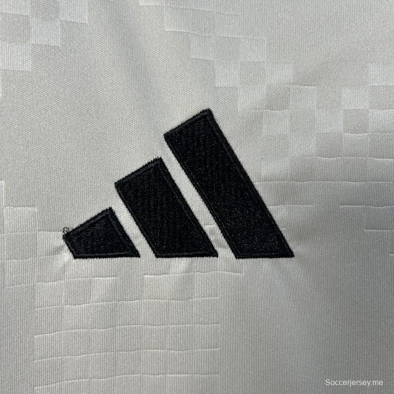 25/26 قميص بنفيكا خارج الملعب