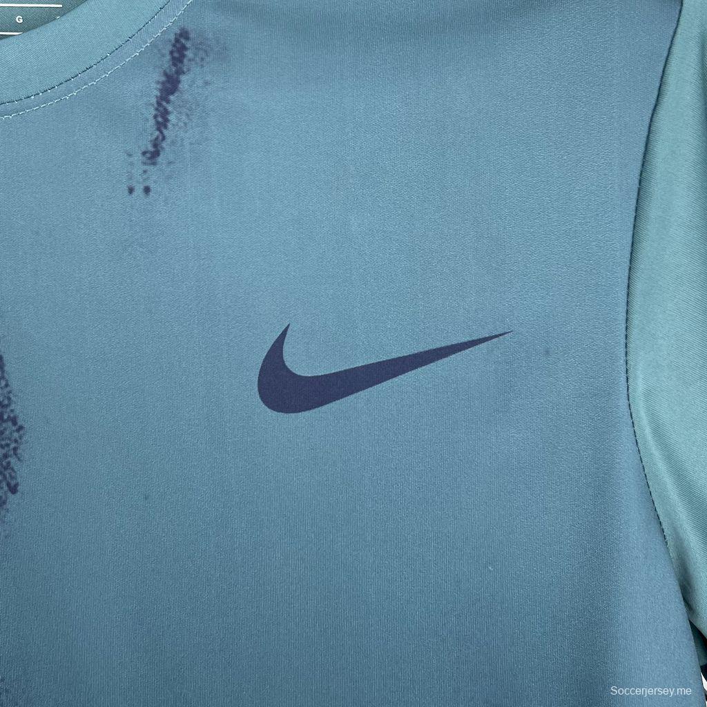 2025 تي شيرت نايكي للتدريب أزرق فاتح بنقشة فرشاة الرسم التجريدي #1045