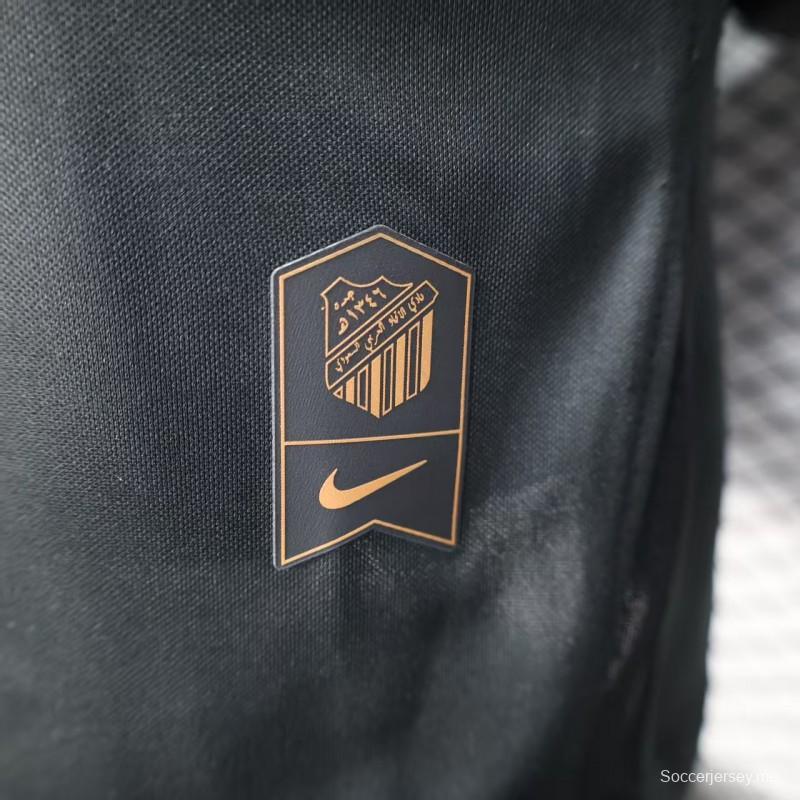 نسخة اللاعب 25/26 قميص بطل الأهلي الأسود مع الراعي الذهبي