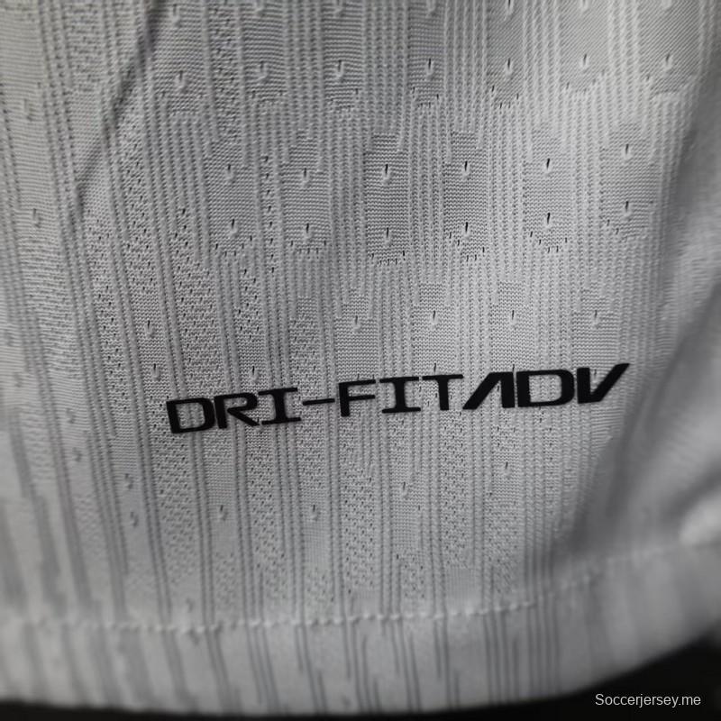 إصدار اللاعب 24/25 قميص فريق باريس سان جيرمان خارج الديار