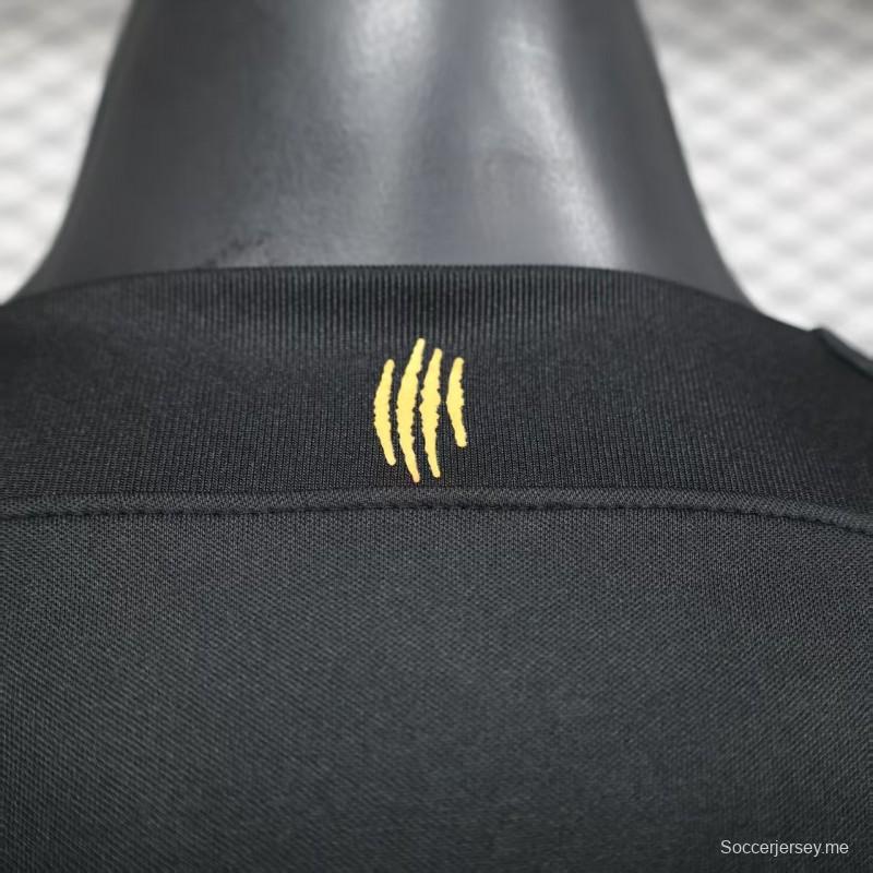 إصدار اللاعب 25/26 قميص الأهلي بطل الدوري السعودي للمحترفين الأسود