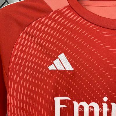 2025/26 كيدز ريال مدريد 2025/26 قميص حارس مرمى ريال مدريد برتقالي اللون أحمر