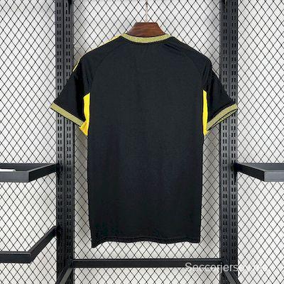 2025/26 قميص ريال مدريد 2025/26 إصدار خاص باللونين الأسود والأصفر