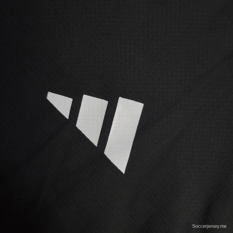 25/26 جاكيت نيوكاسل يونايتد سترة واقية من الرياح أسود