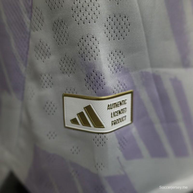 إصدار اللاعب 25/26 قميص بأكمام طويلة الأكمام لمانشستر يونايتد خارج الملعب