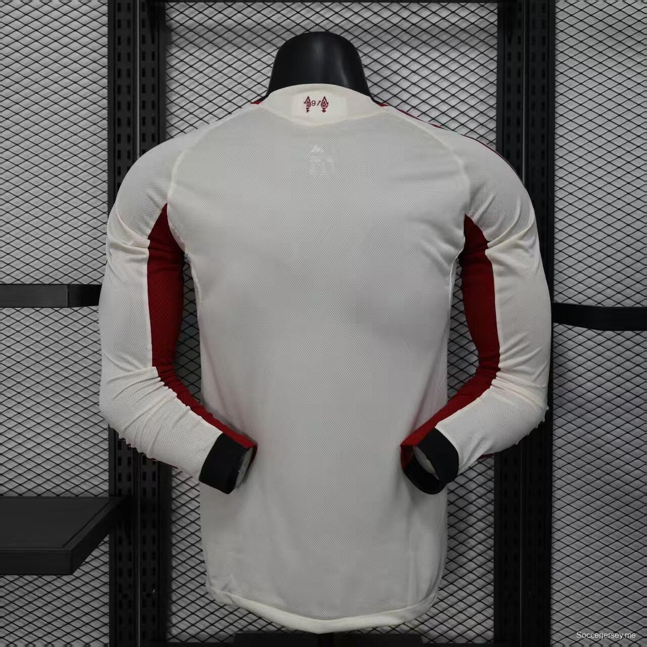 نسخة اللاعب 25/26 قميص ليفربول بأكمام طويلة الأكمام خارج أرضه