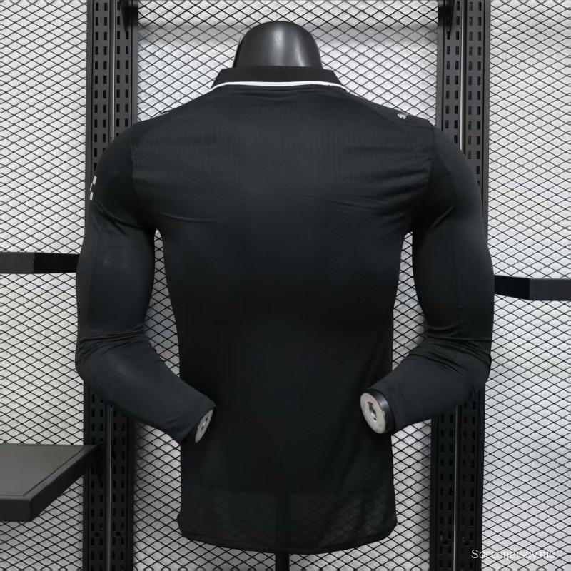 إصدار اللاعب 25/26 قميص مانشستر يونايتد خارج الديار أسود اللون أسود اللون 25/26