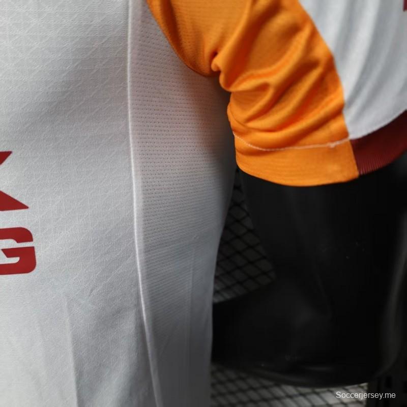 إصدار اللاعب 25/26 قميص غلطة سراي خارج ملعبه