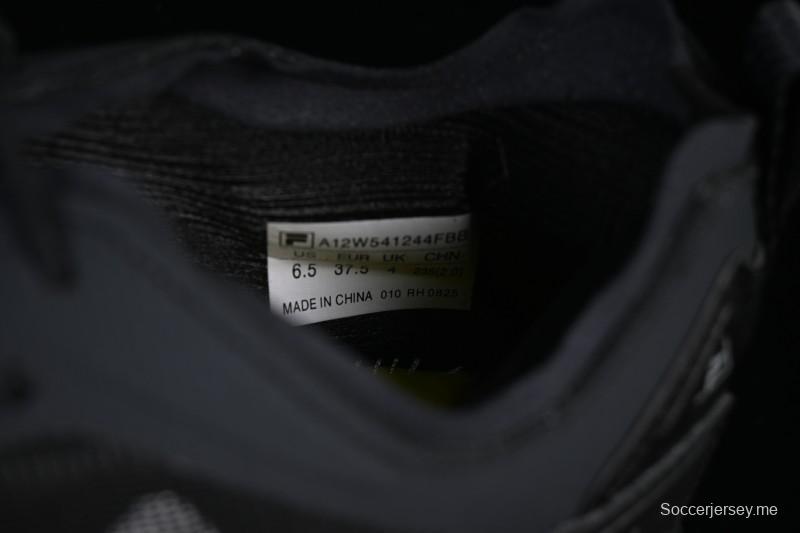 حذاء فيلا نوفول 3 ATR الوظيفي الخارجي من فيلا - A12W541244FBB