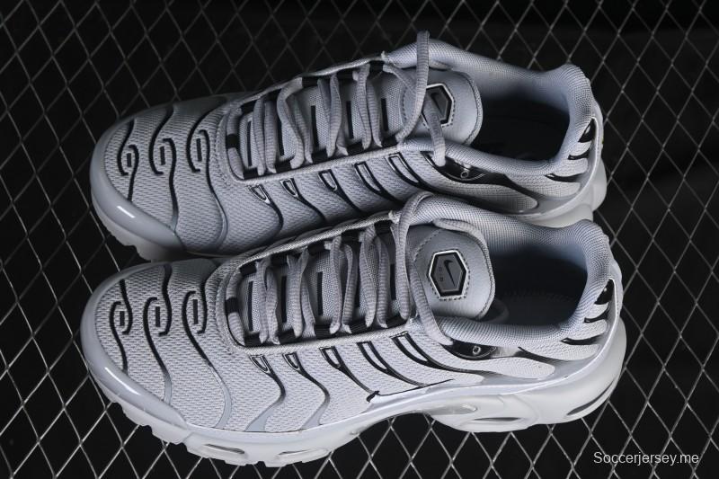 حذاء الجري اير ماكس بلس ريترو من نايك بتقنية الوسادة الهوائية - 852630-021