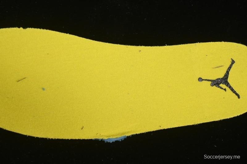 حذاء نايك اير جوردان 1 لاو بطبعة الفيل من نايك - IM6568-010