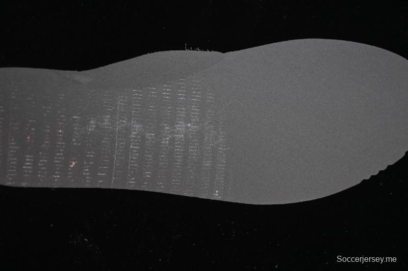 حذاء الجري اير ماكس بلس ريترو من نايك بتقنية الوسائد الهوائية - HF0552-001