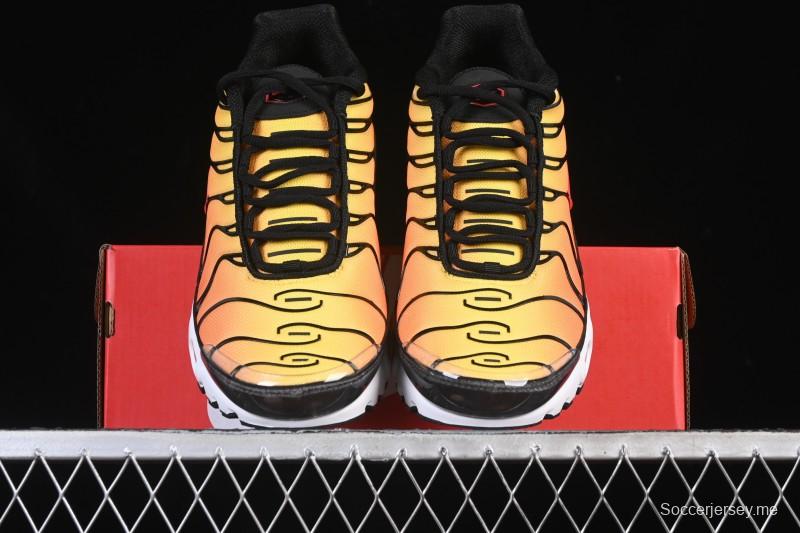 حذاء الجري اير ماكس بلس ريترو من نايك بتقنية الوسائد الهوائية - HF0552-001