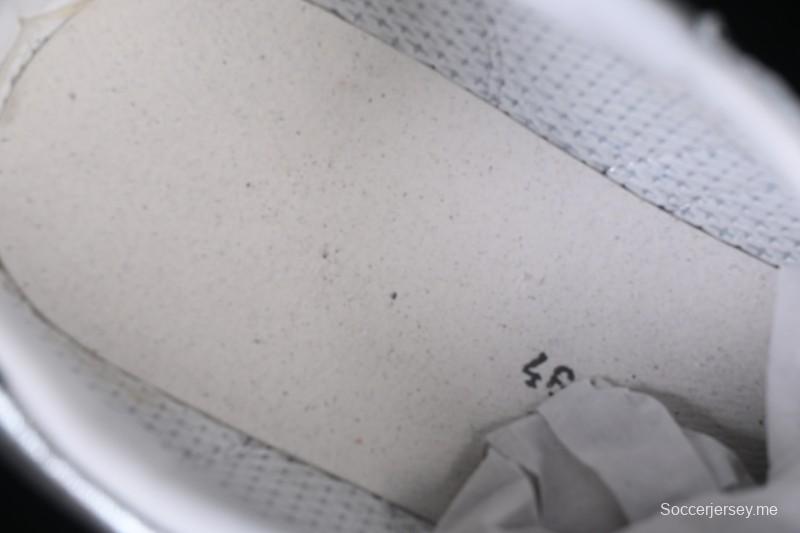 حذاء الجري المنخفض من أونيتسوكا تايجر إيدر 78 ذو الكعب المنخفض بتصميم مريح ومضاد للانزلاق ومتين - 1183C530-020