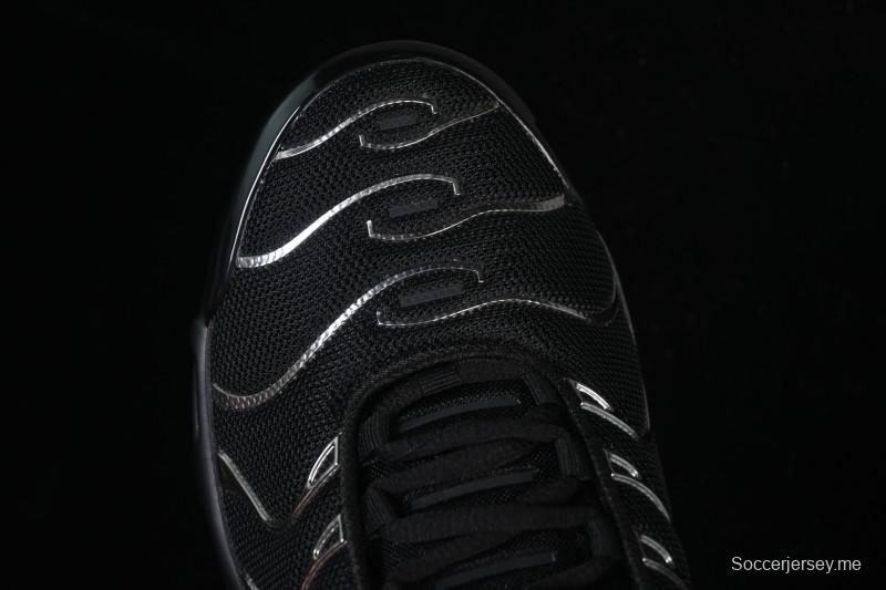 حذاء الجري اير ماكس بلس ريترو من نايك بتقنية الوسائد الهوائية - HJ9743-001