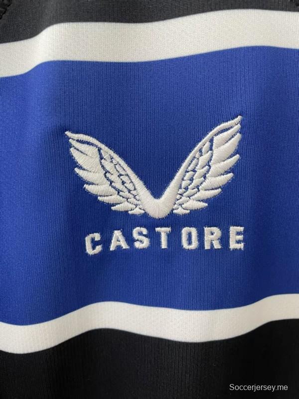 25/26 قميص باث للرجبي أزرق مع قميص مطوق باللونين الأبيض والأسود