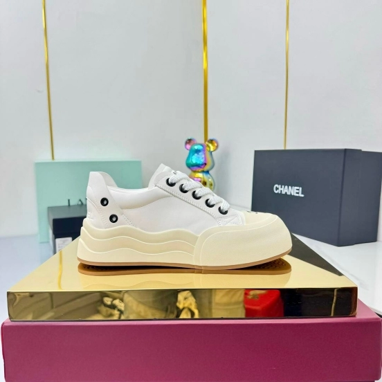 Chanel 2025 SS Casual Sneakers Panda Color Bread Shoes - LY00320
