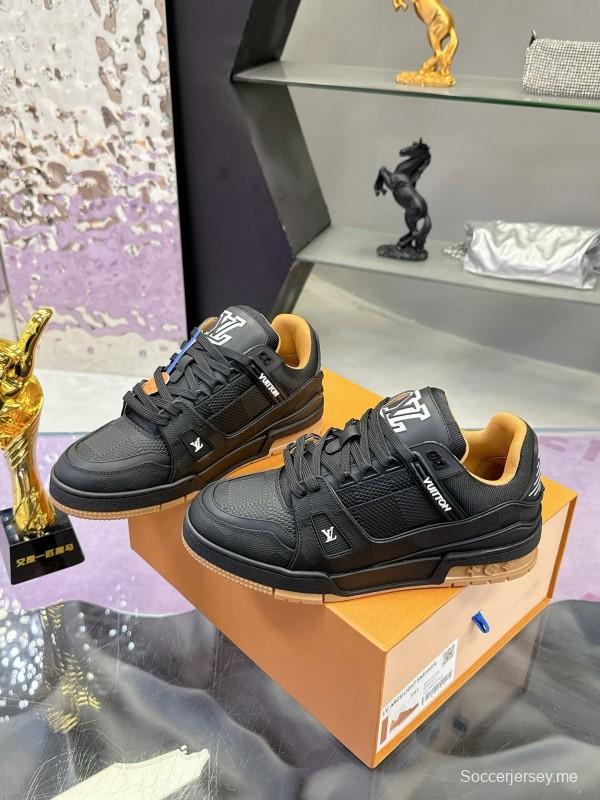 حذاء سنيكرز LV من لويس فويتون LV Trainer Maxi بتفاصيل مونوغرام - AS00360