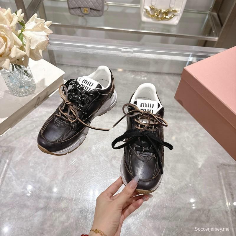 ميو ميو 2025 حذاء رياضي بتصميم ريترو رياضي - KFY00300/KFY00320