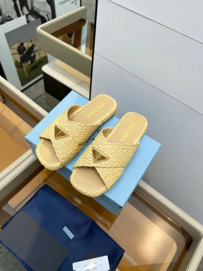 صندل صليب منسوج يدويًا من الرافيا من برادا 2025SS - KFY00260