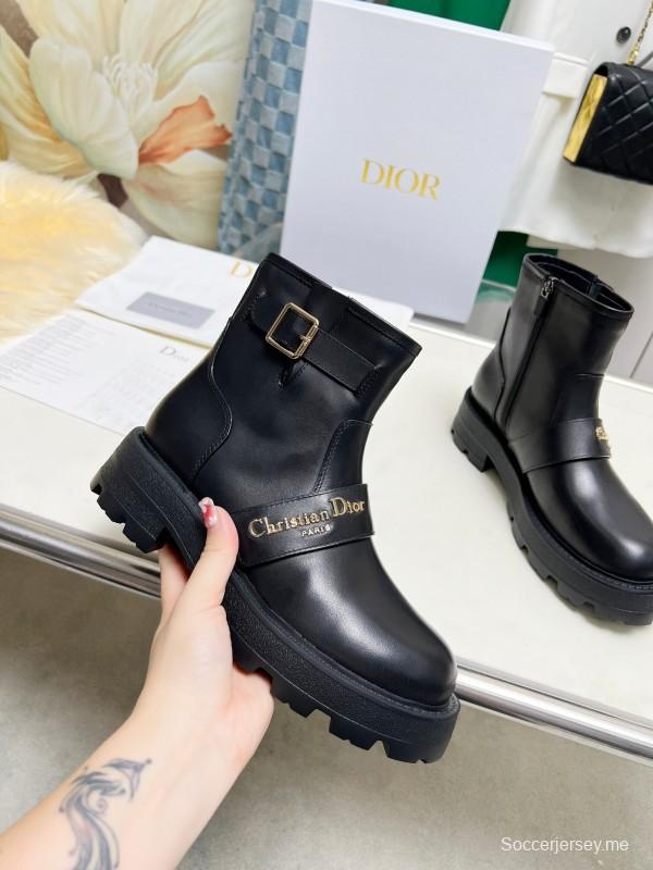 ديور 2025/2025/SS حذاء مارتن بلاتفورم ذو الرقبة العالية من ديور 2025/SS جديد خريف وشتاء بريطاني الطراز - LY00330