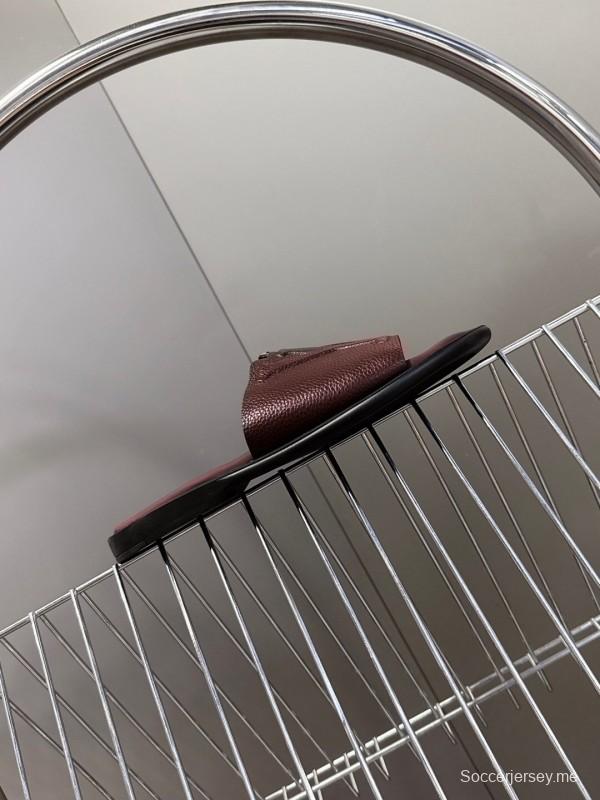 صندل سلسلة فينس من لويس فويتون بنقشة مونوغرام وحزام قابل للتعديل - KFY00220