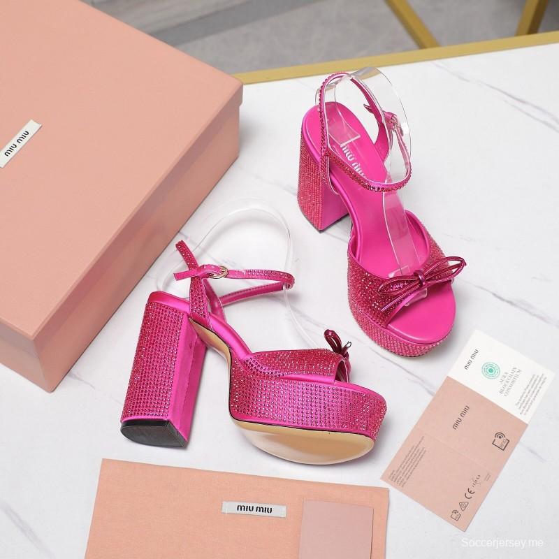 صندل بلينج كريستال من ميو ميو ميو مرصع بعناصر سواروفسكي - KFY00340