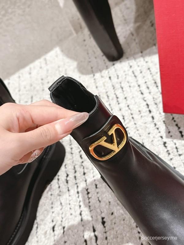 فالنتينو 2025 فالنتينو 2025 حذاء قصير معدني من العناصر المعدنية - LY00330