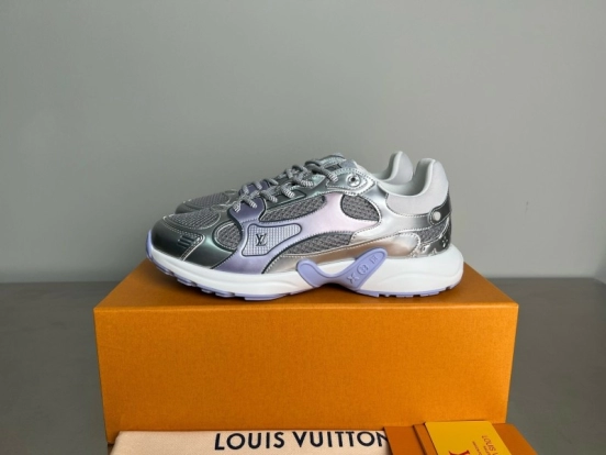 حذاء إل في أولمبيا ذو رباط مستدير من الأمام والجزء العلوي منخفض الكاجوال - YC