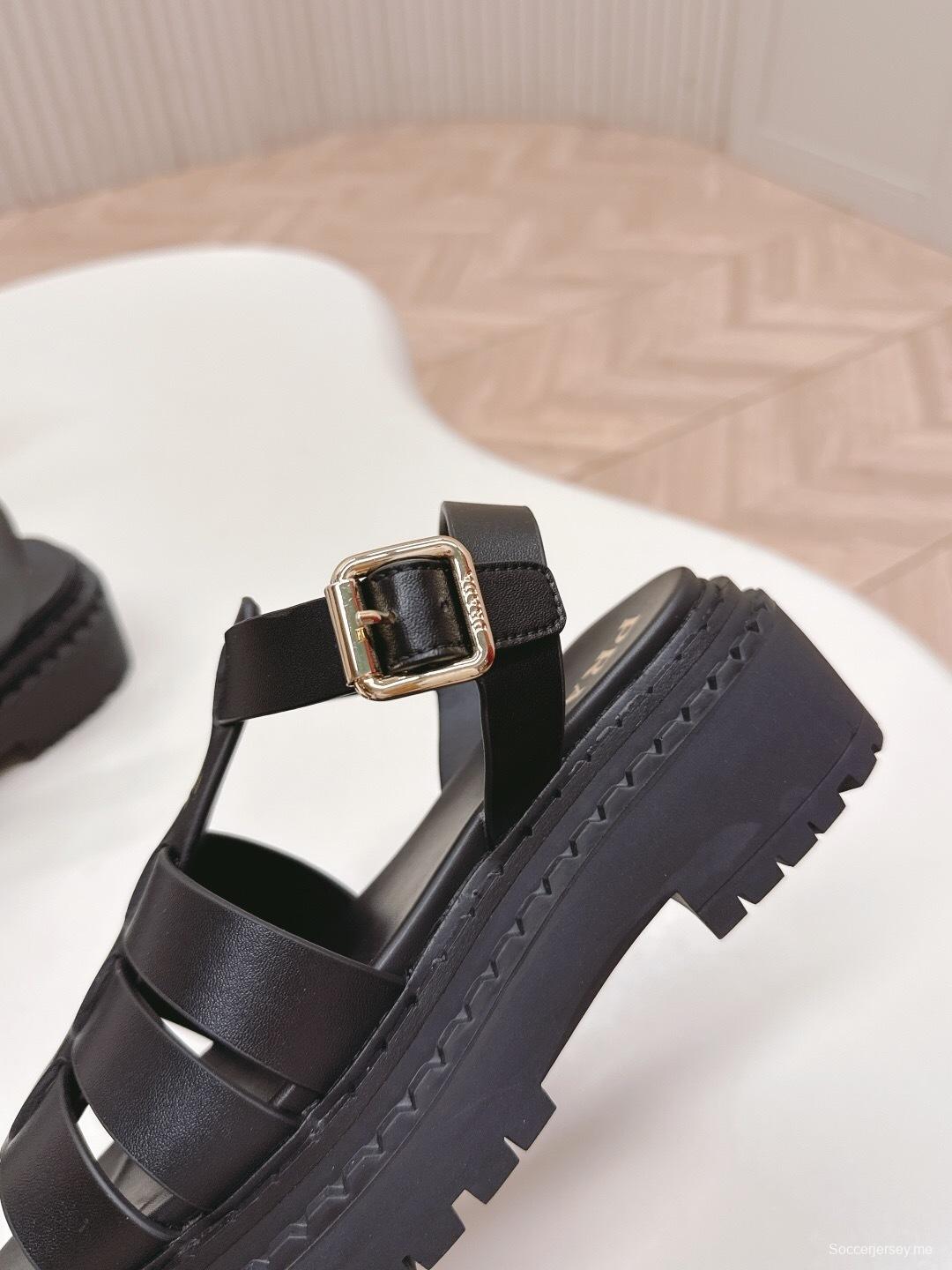 برادا صندل روماني ذو كعب منخفض لربيع/صيف 2025 من برادا - LY00290