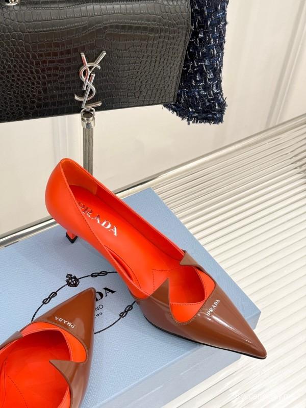 PRADA 2025/SS حذاء فردي بكعب مدبب من الأمام بكعب واحد - KFY00310