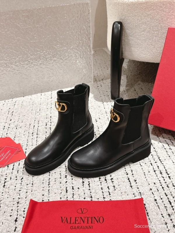 فالنتينو 2025 فالنتينو 2025 حذاء قصير معدني من العناصر المعدنية - LY00330