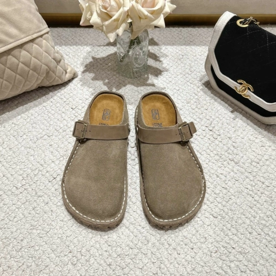 صندل نسائي من بيركنستوك 2025 SS ثنائي الاتجاه من بيركنستوك بجلد الشامواه وإبزيم ريترو - LY00240