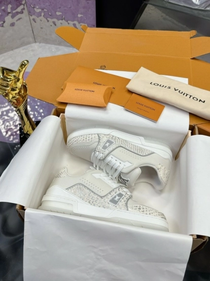 سلسلة أحذية لويس فويتون LV Trainer LV الرياضية الطويلة بطبعة ثعبان - AS00430