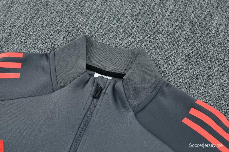 25/26 بايرن ميونيخ بايرن ميونيخ رمادي بأكمام حمراء بنصف سحاب جاكيت رياضي + بنطال طويل