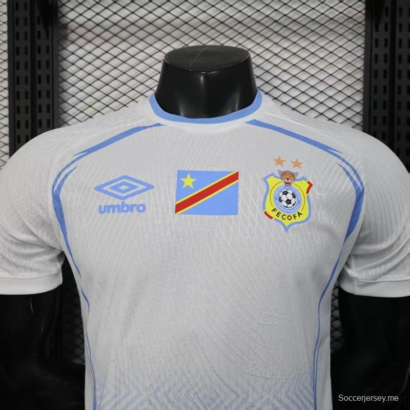 نسخة اللاعب 2026 قميص جمهورية الكونغو الديمقراطية الثالث باللون الأبيض والأزرق الهندسي 2026