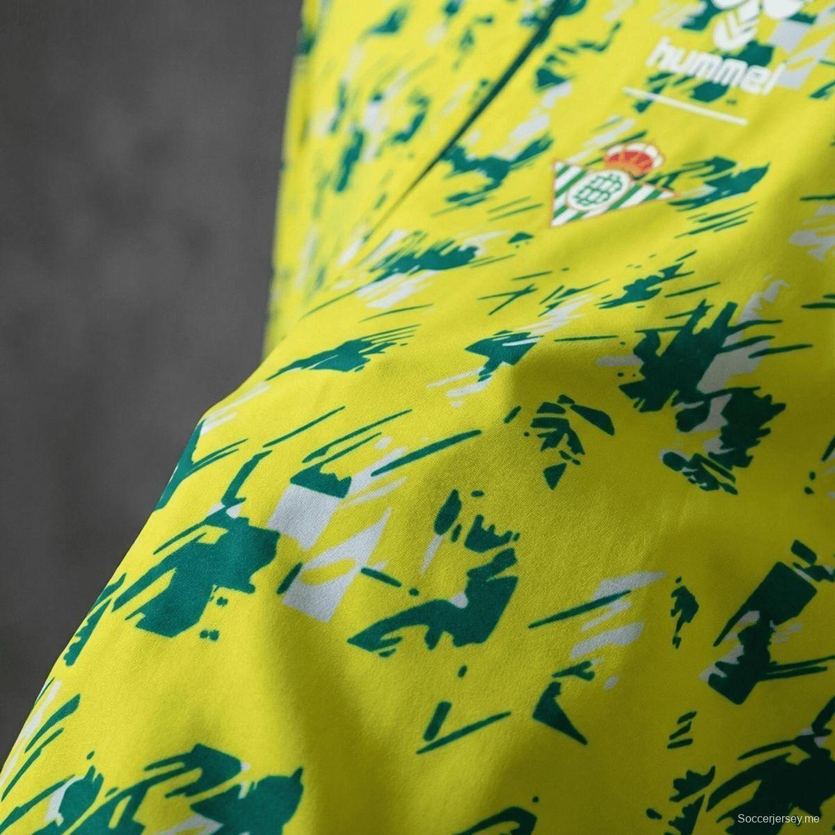 2026 ريال بيتيس سترة خضراء وصفراء قابلة للانعكاس بسحاب كامل