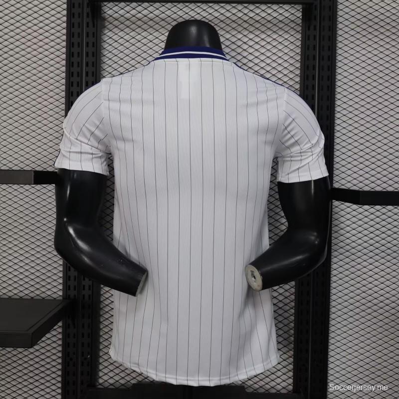2026 نسخة اللاعبين كولومبيا قميص أبيض مع خطوط زرقاء عمودية
