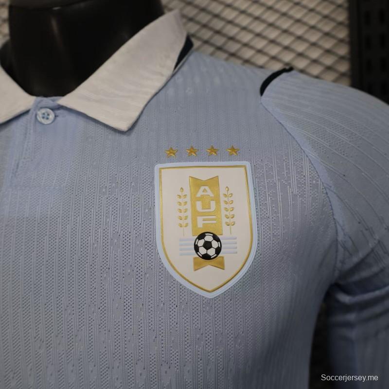 2026 نسخة اللاعب أوروغواي قميص أزرق فاتح مع ياقة بيضاء وأكمام طويلة