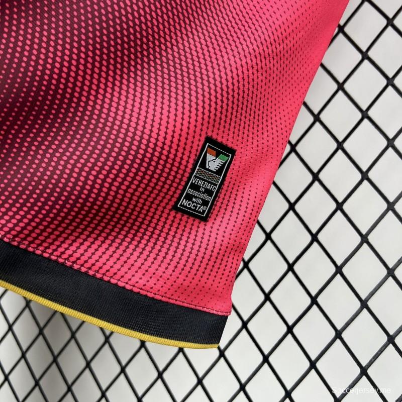 2025/26 قميص ما قبل المباراة لفريق فينيسيا لكرة القدم للرجال