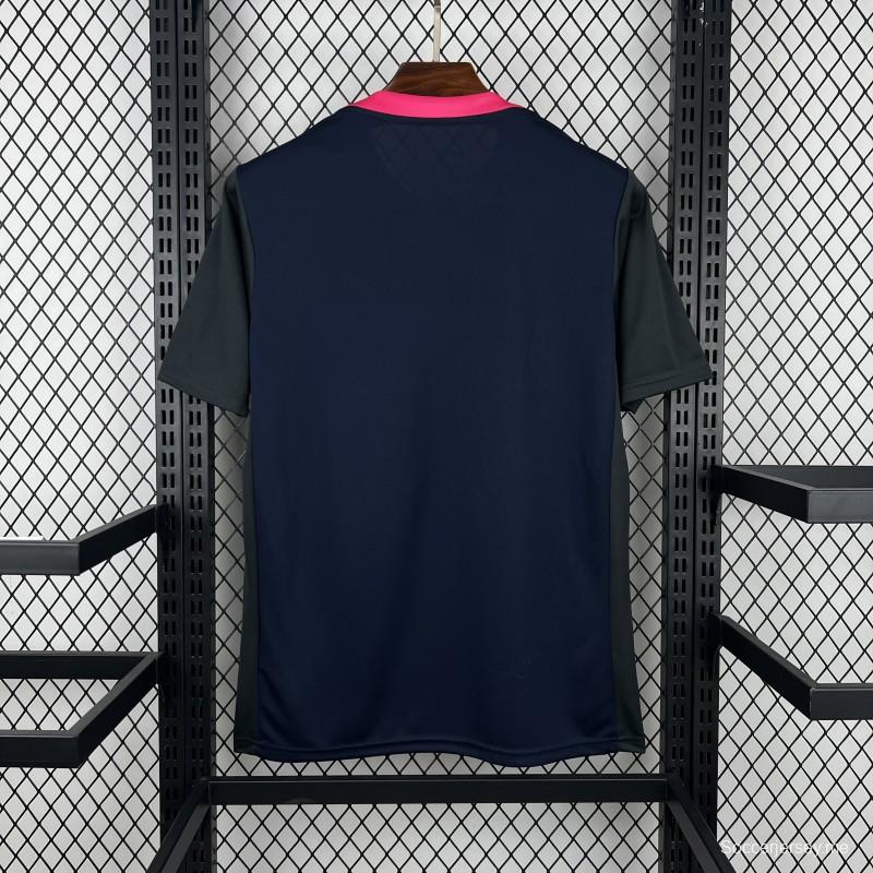 قميص ما قبل المباراة لفريق سبورتينغ لشبونة للرجال لموسم 2026/27