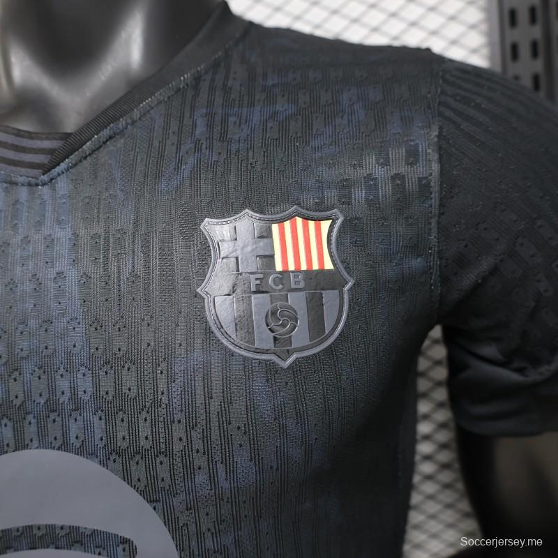 قميص اللاعب الإصدار 26/27 لفريق برشلونة باللون الأسود بالكامل مع شعار الراعي "Spotify" - إصدار خاص