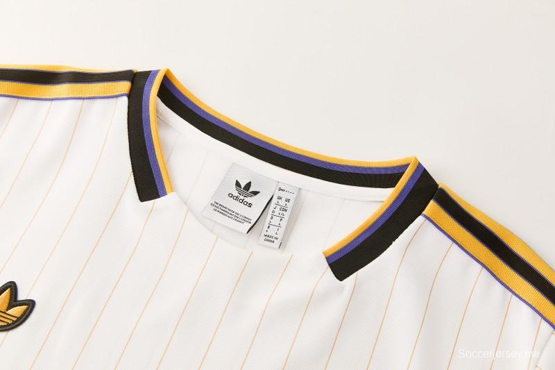 26/27 مانشستر يونايتد - قميص أبيض بأكمام قصيرة + شورت كرة قدم