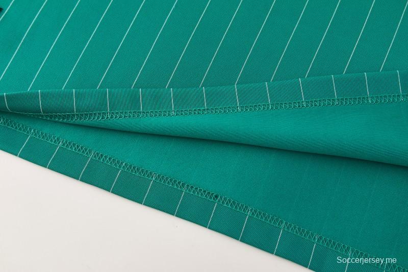 26/27 ليفربول   قميص أخضر مخطط   بأكمام قصيرة + شورت كرة قدم