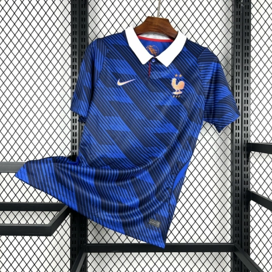 قميص المنتخب الفرنسي الرجالي للمباريات على أرضه في كأس العالم 2026