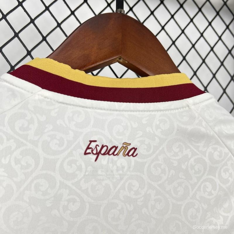 قميص إسبانيا للسيدات في كأس العالم 2026 (قميص المباريات الخارجية)