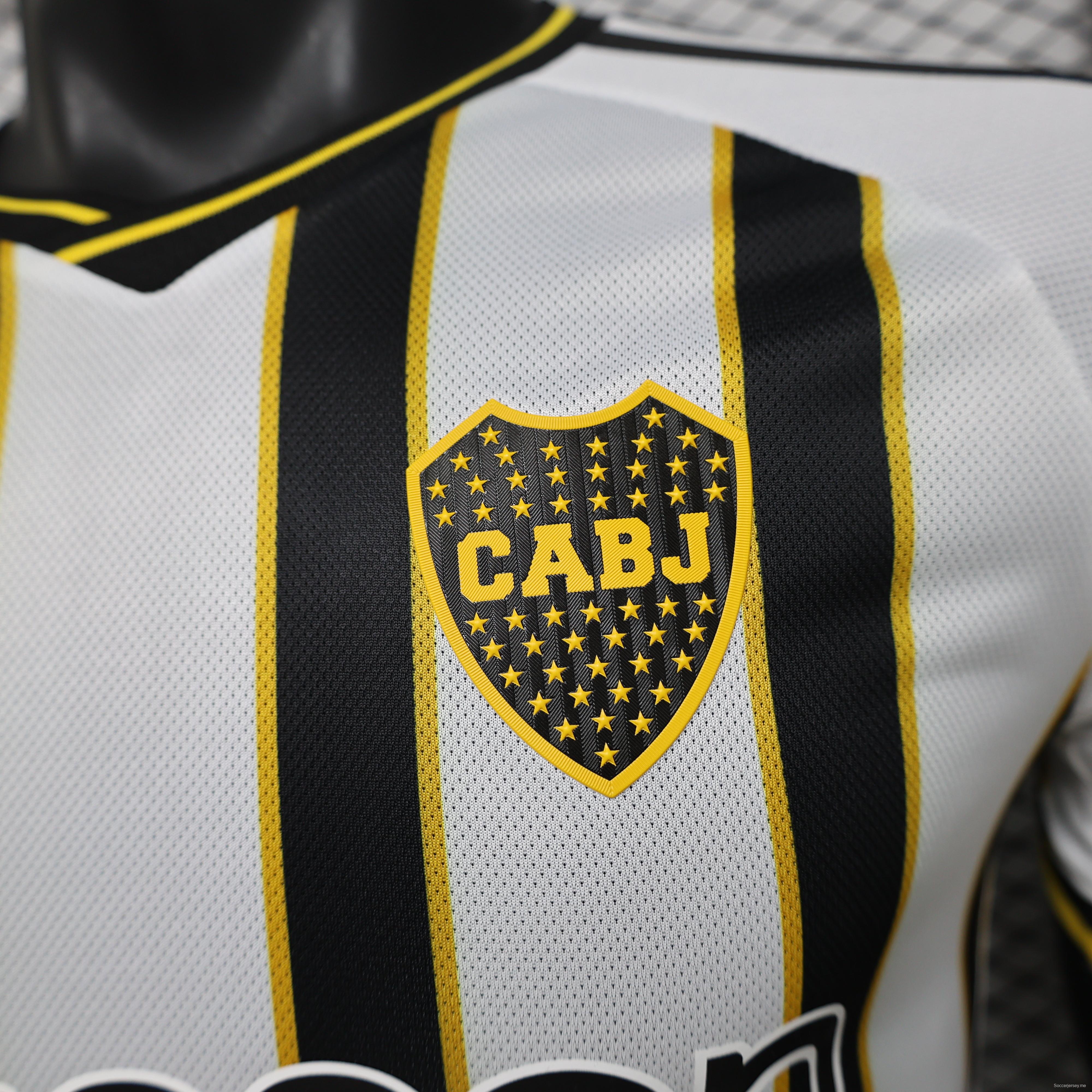 قميص اللاعب إصدار 25/26، بوكا جونيورز، قميص خارجي أبيض وأسود بخطوط عمودية، إصدار خاص