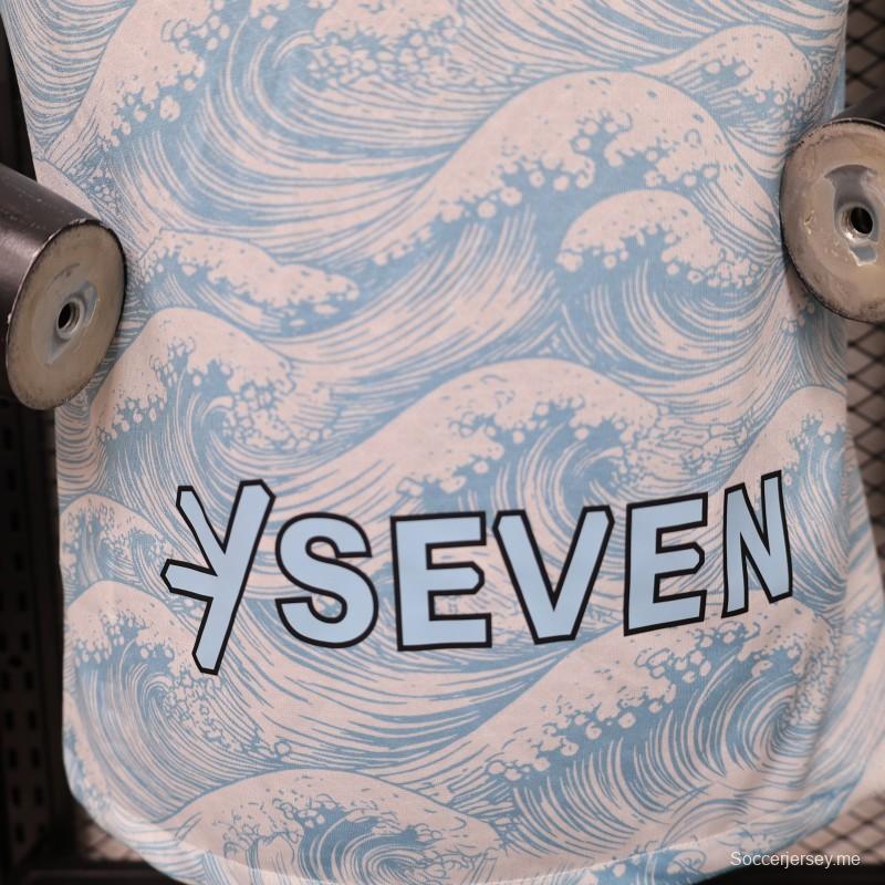 قميص الهلال لكرة القدم، إصدار اللاعبين 26/27، أبيض وأزرق، بنقشة موجة هوكوساي، إصدار خاص للملابس الخارجية