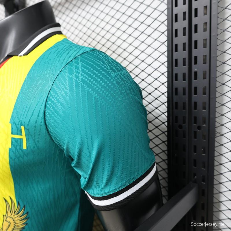 قميص اللاعب الإصدار 2026، الإصدار الخاص بغانا، باللون الأصفر والأحمر والأخضر، مزود بشعار النبالة الوطني والعلم